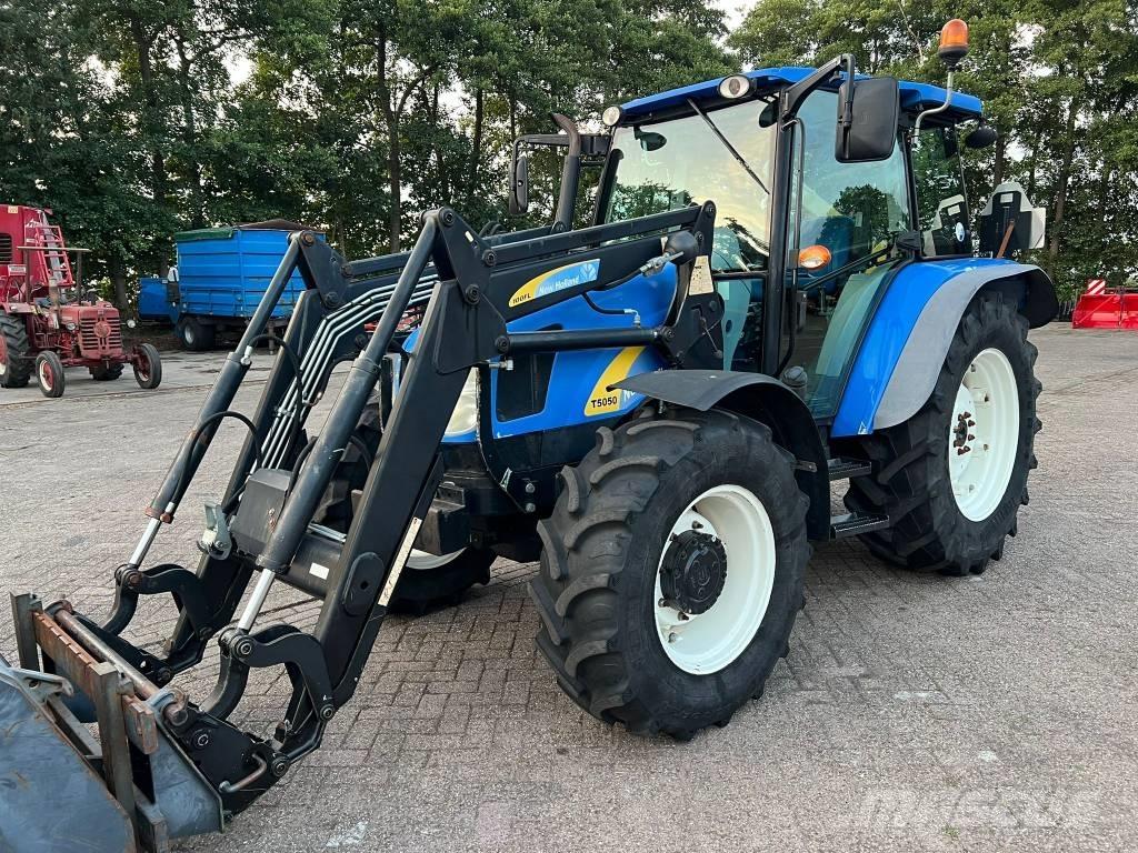 New Holland T 5050 الجرارات