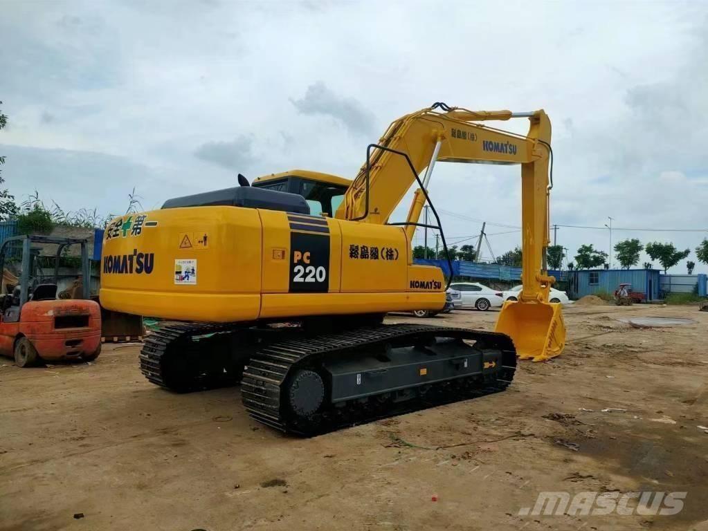 Komatsu pc220-7 حفارات زحافة