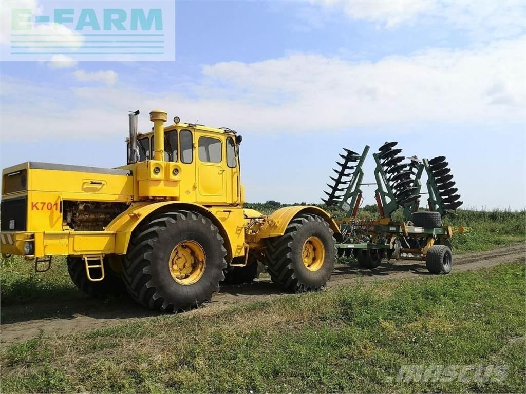 Kirovets K701P الجرارات