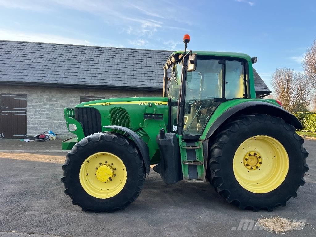 John Deere 6820 الجرارات