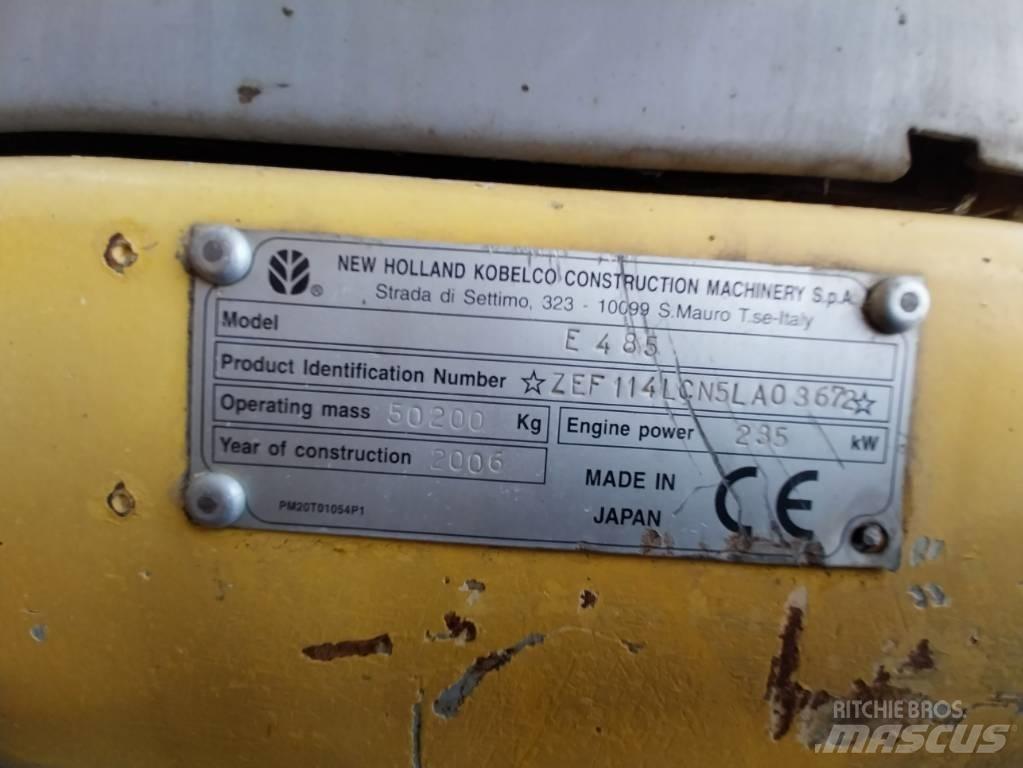 New Holland E 485 حفارات زحافة