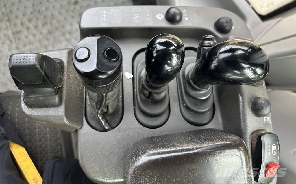 Volvo L120H لوادر بعجل