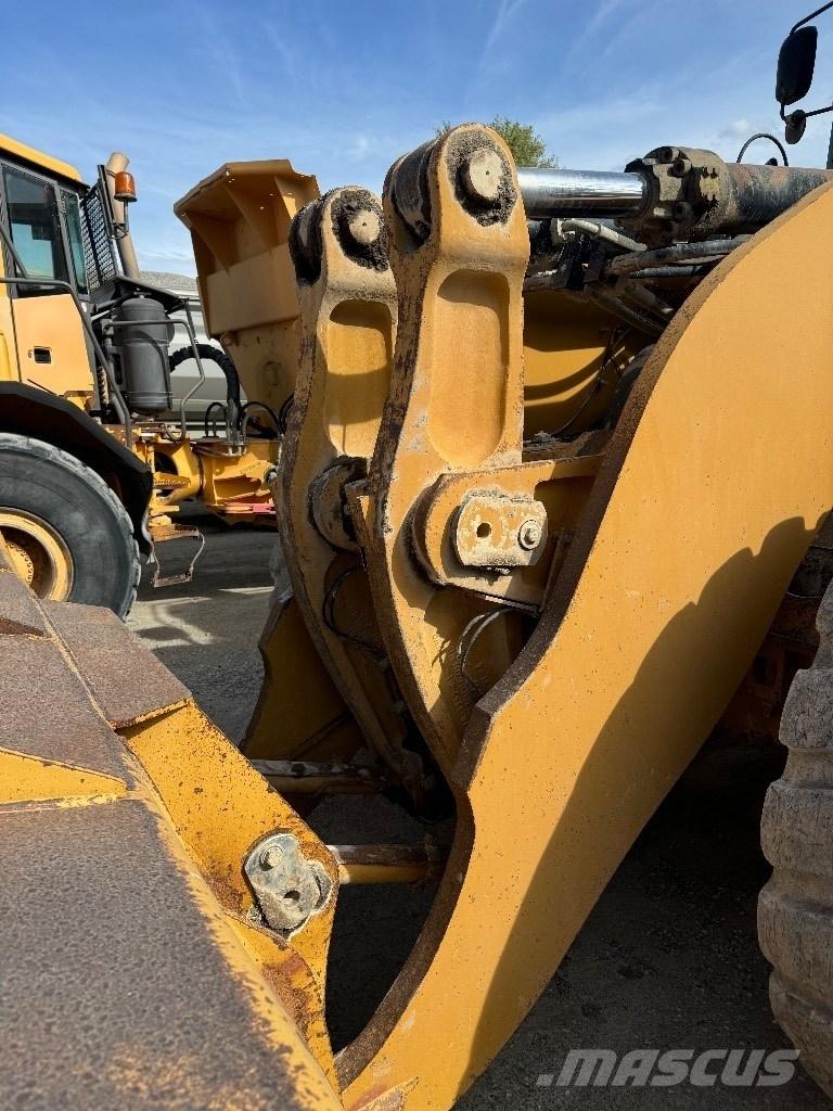 CAT 980 K لوادر بعجل