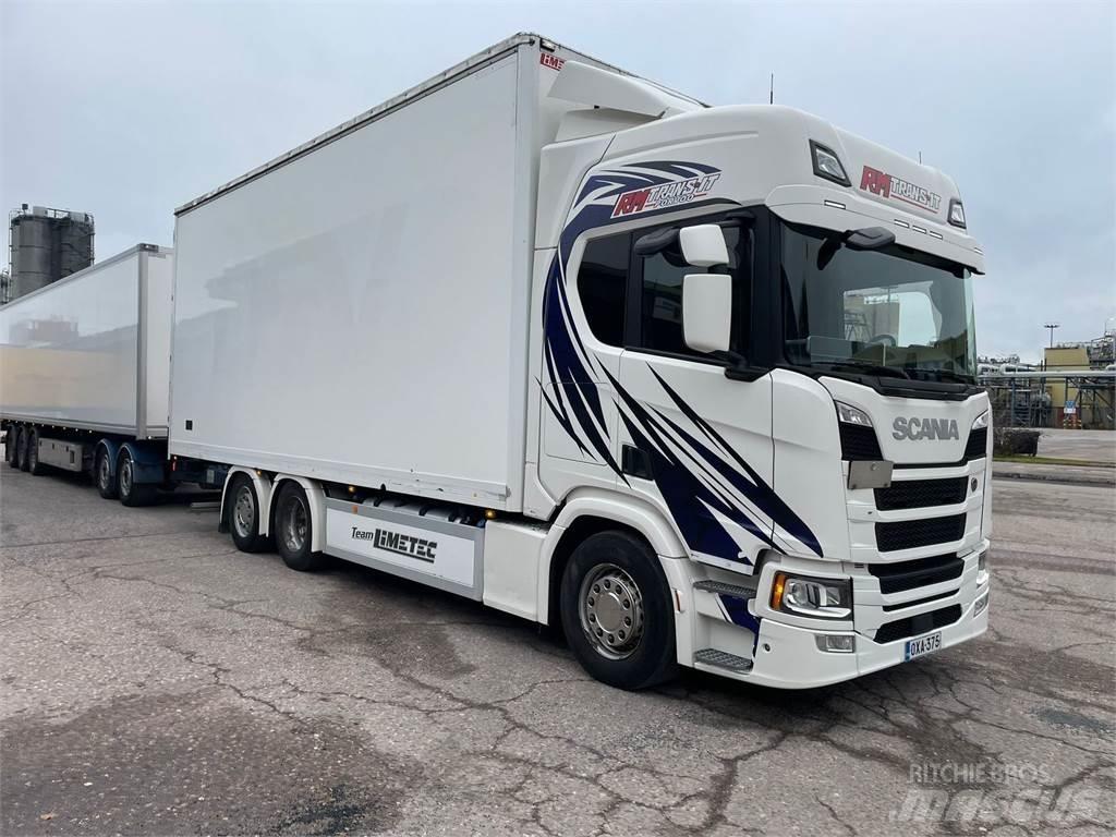 Scania R 500 6X2 شاحنات ذات هيكل صندوقي