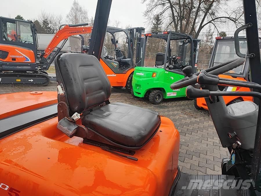 Doosan D30G شاحنات الديزل