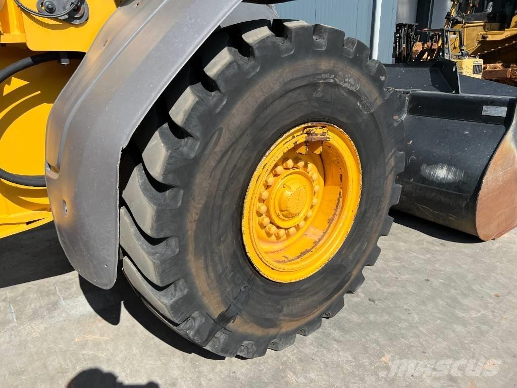 Volvo L90H لوادر بعجل