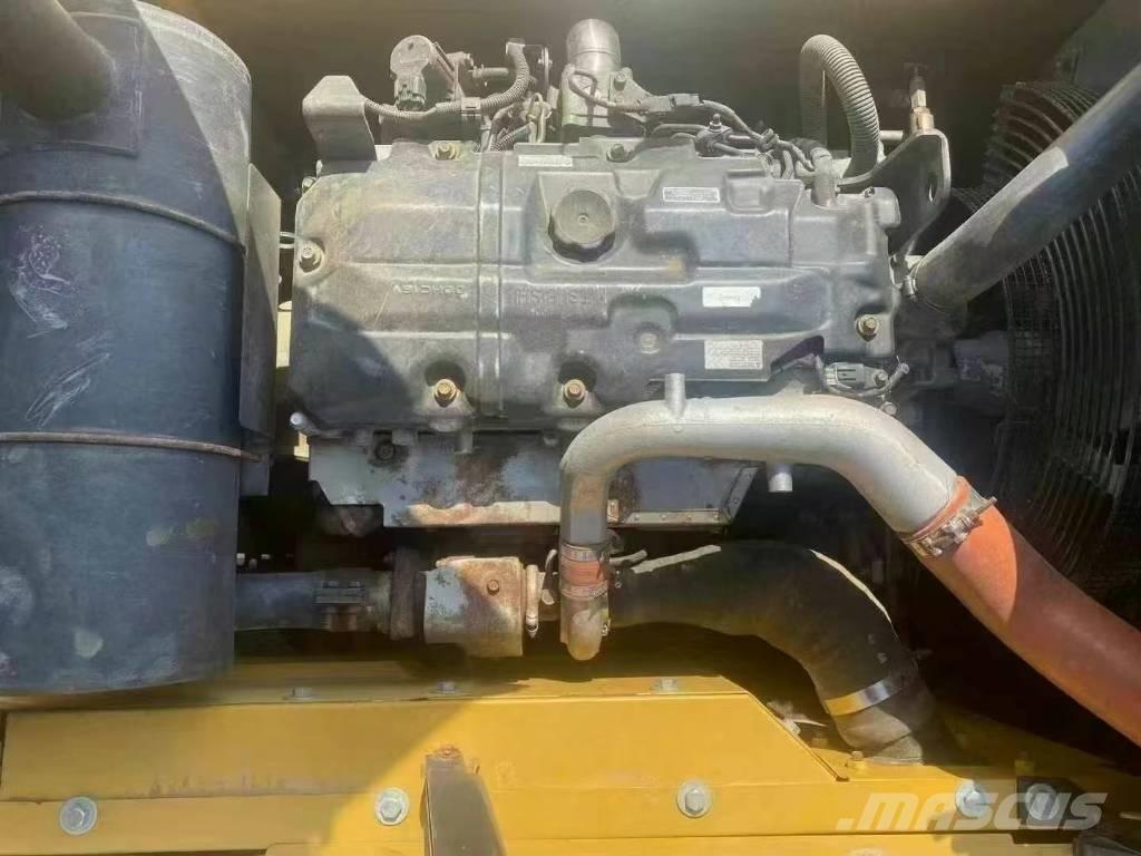 Sany SY 215 C حفارات زحافة