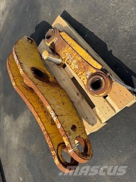 Komatsu BUCKET LINK دلاء
