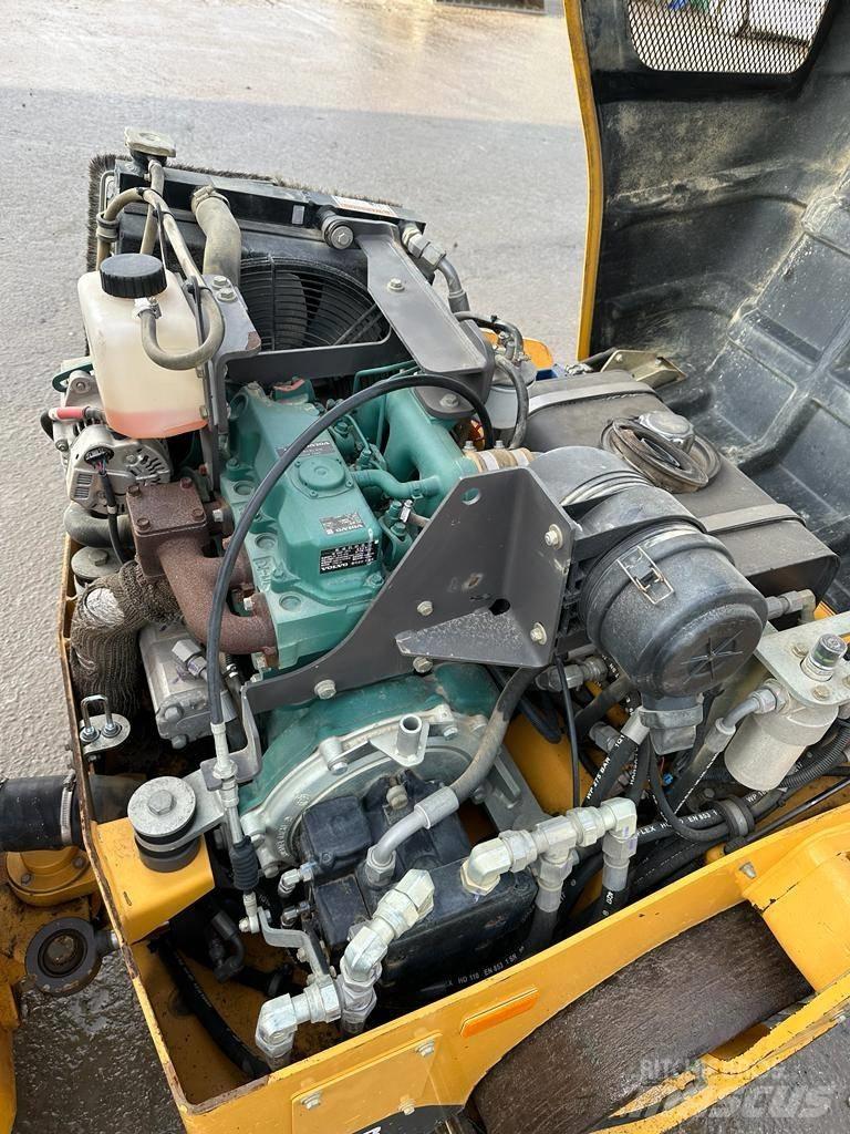 Volvo DD 25 B مداحل ثنائية الاسطوانة