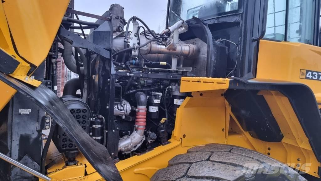 JCB 437 HT لوادر بعجل