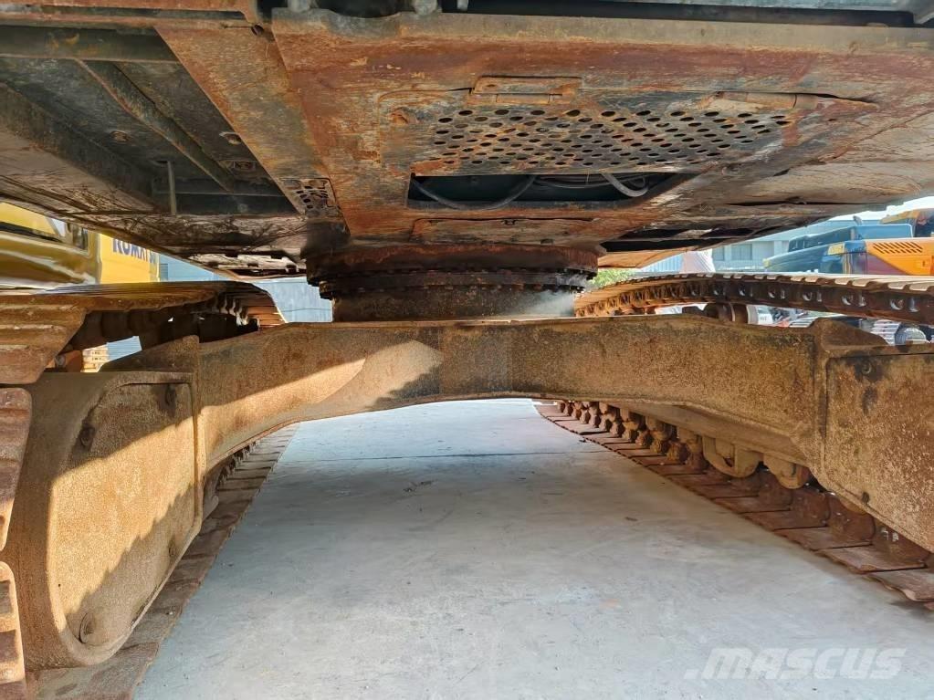 Hyundai R300LC-9S حفارات زحافة