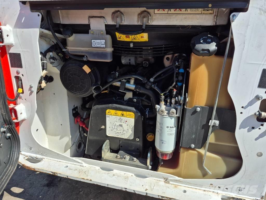 Bobcat S 76 لوادر انزلاقية التوجيه