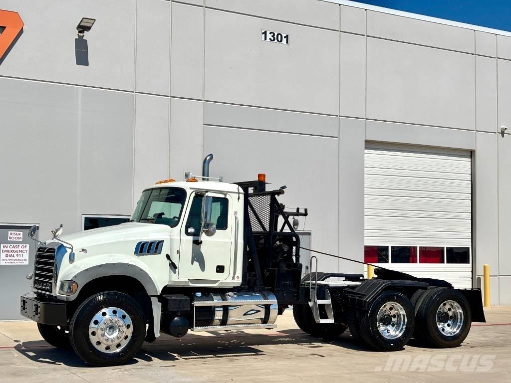 Mack GU713 مركبات إصلاح الأعطال