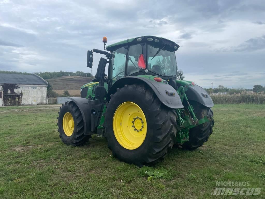 John Deere 6250 R الجرارات