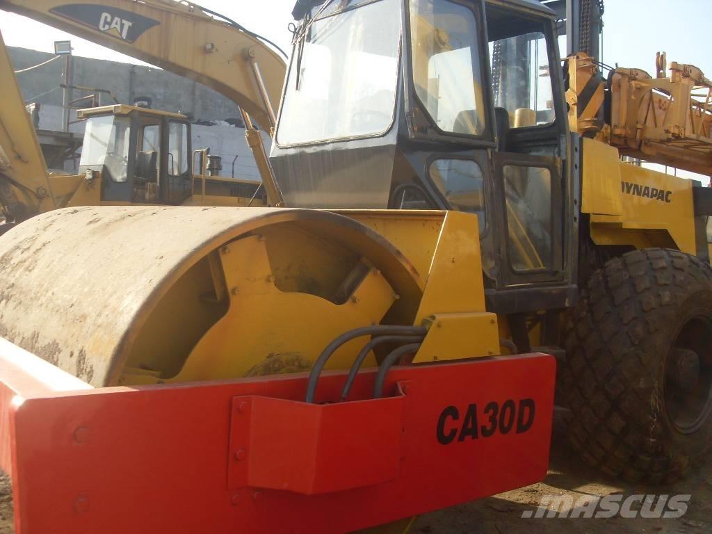 Dynapac CA 30 D مداحل أحادية الأسطوانة