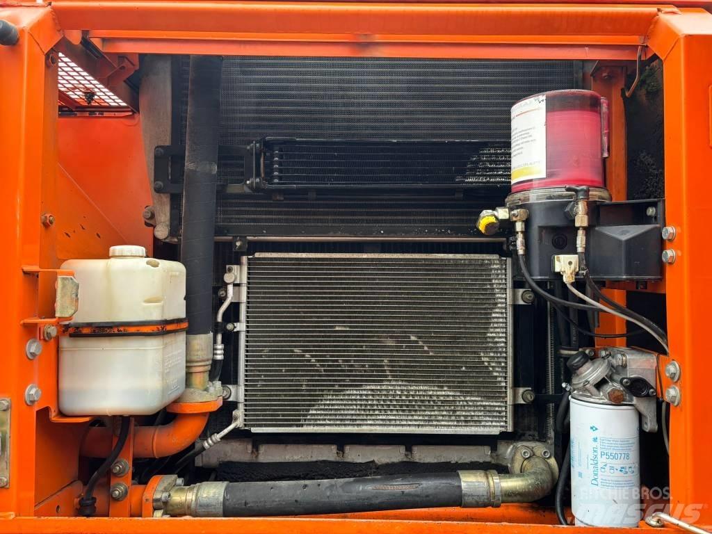 Doosan DX300LC حفارات زحافة