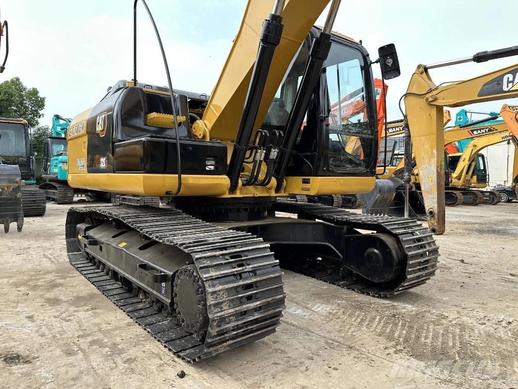 CAT 320D حفارات زحافة