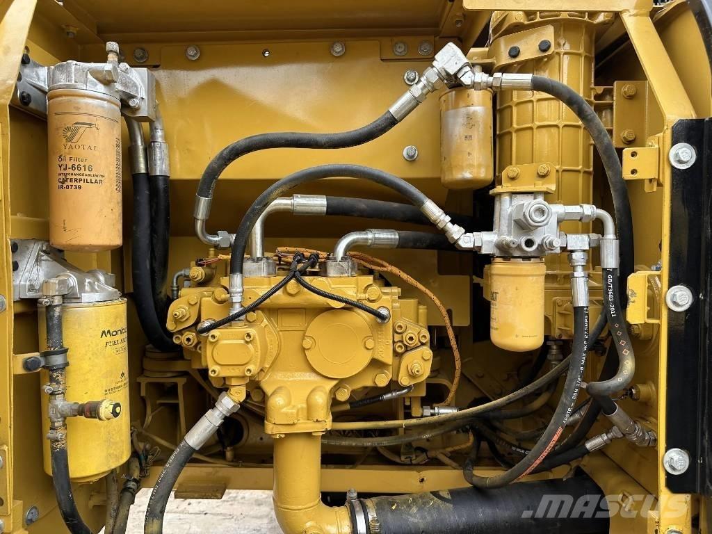 CAT 320D حفارات زحافة