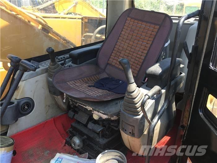 CAT 320 C حفارات زحافة