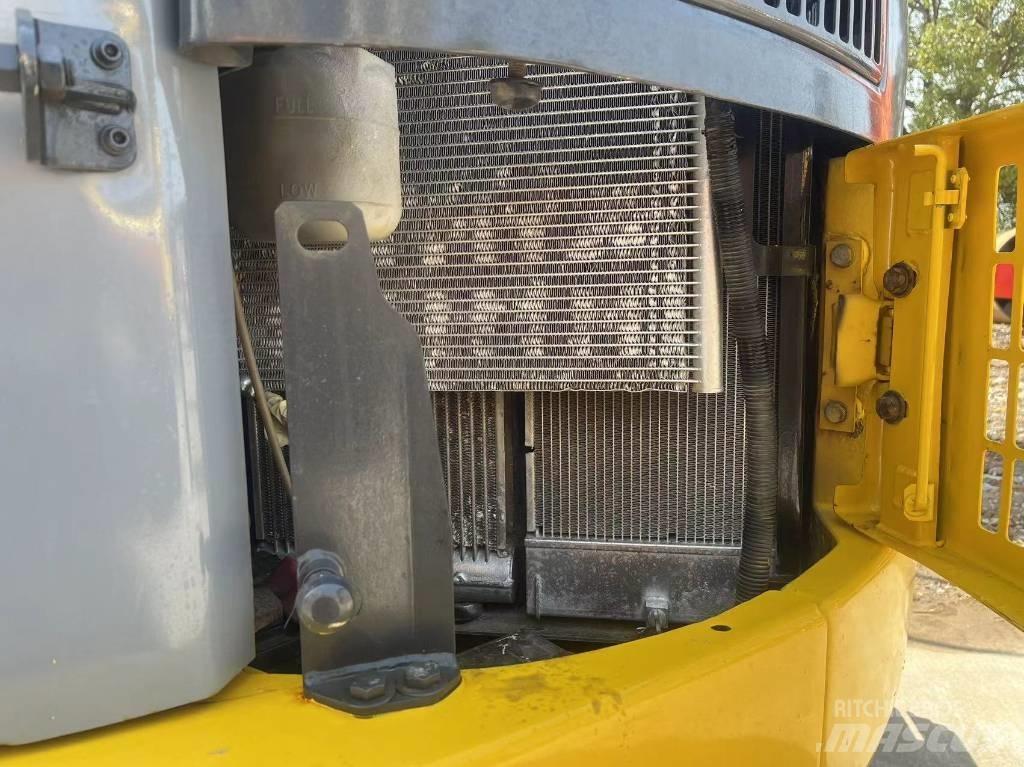 Komatsu pc78 حفارات زحافة