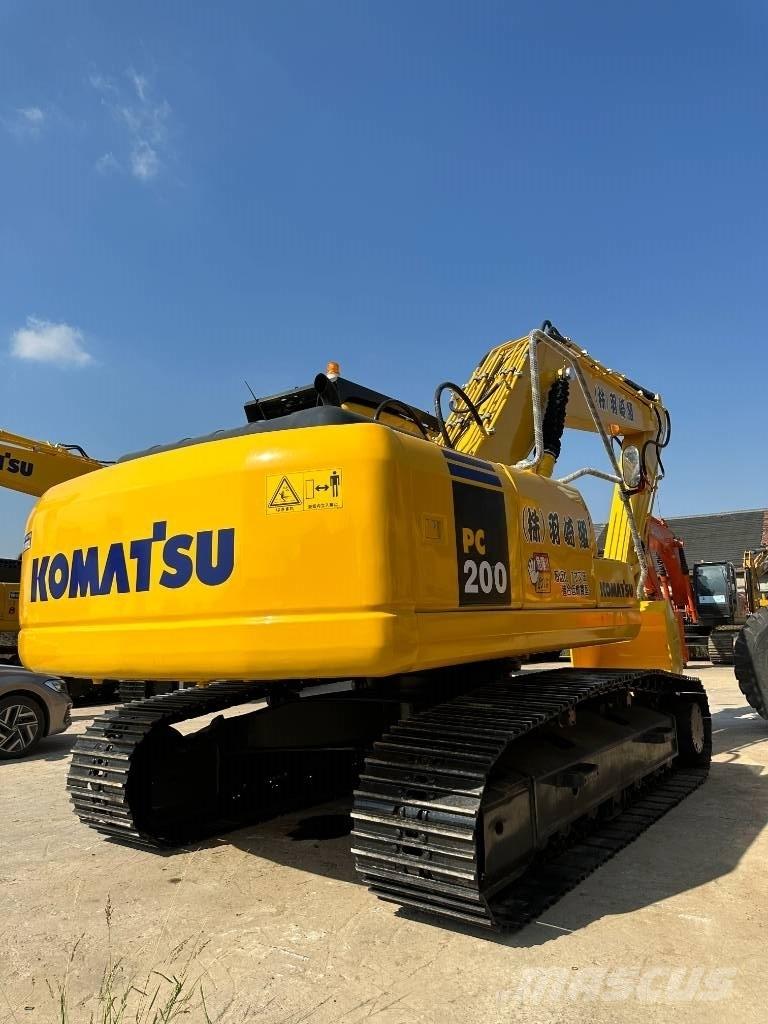 Komatsu PC 200-7 حفارات زحافة