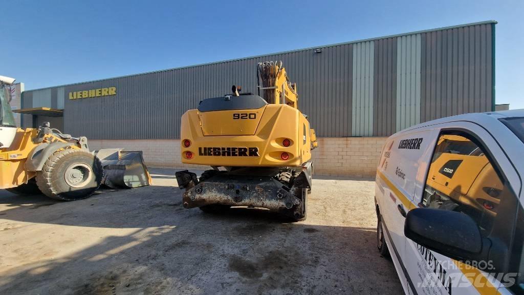 Liebherr A 920 حفارات بعجل