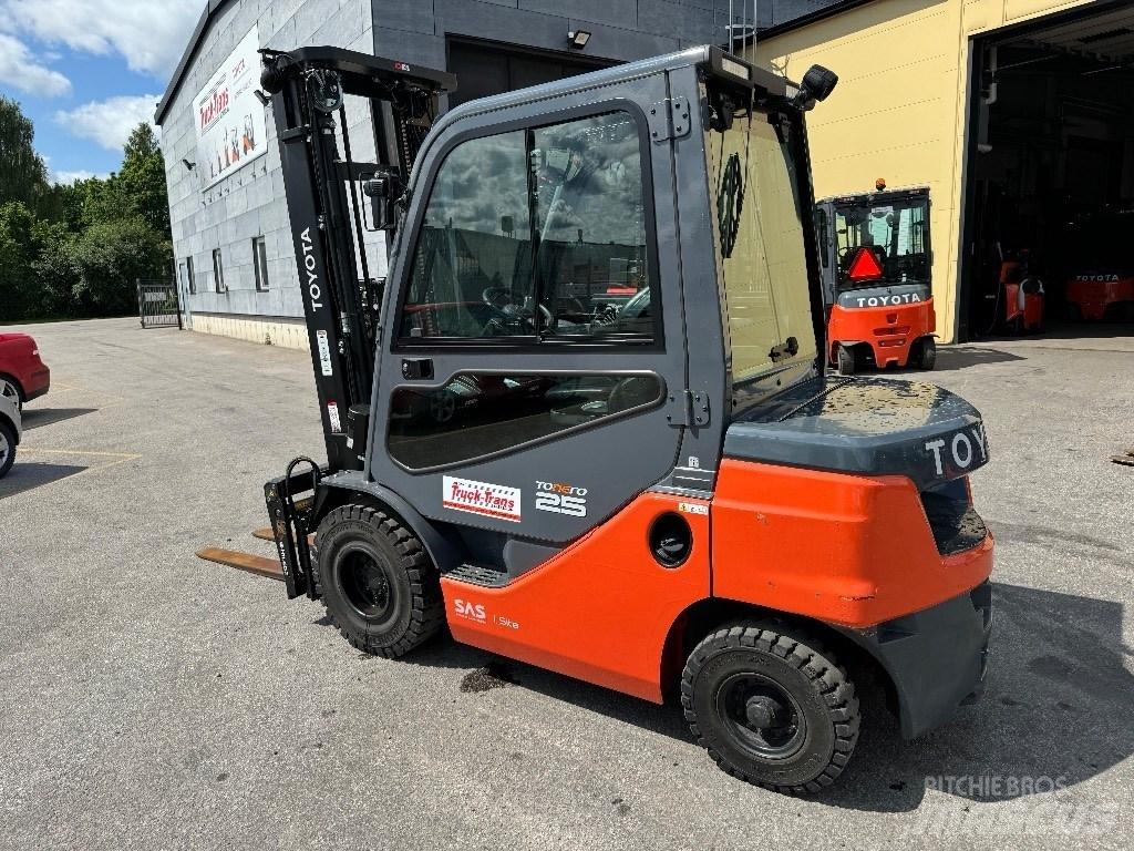 Toyota 52-8FDF25 شاحنات الديزل