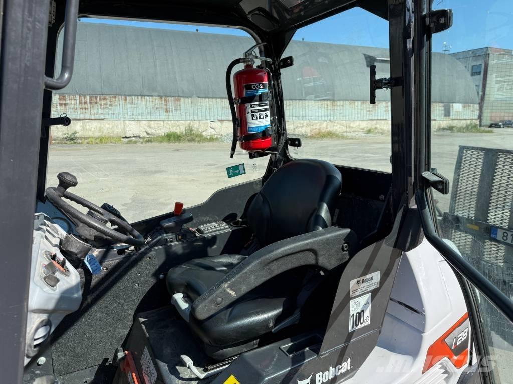 Bobcat L 28 مناولات متداخلة
