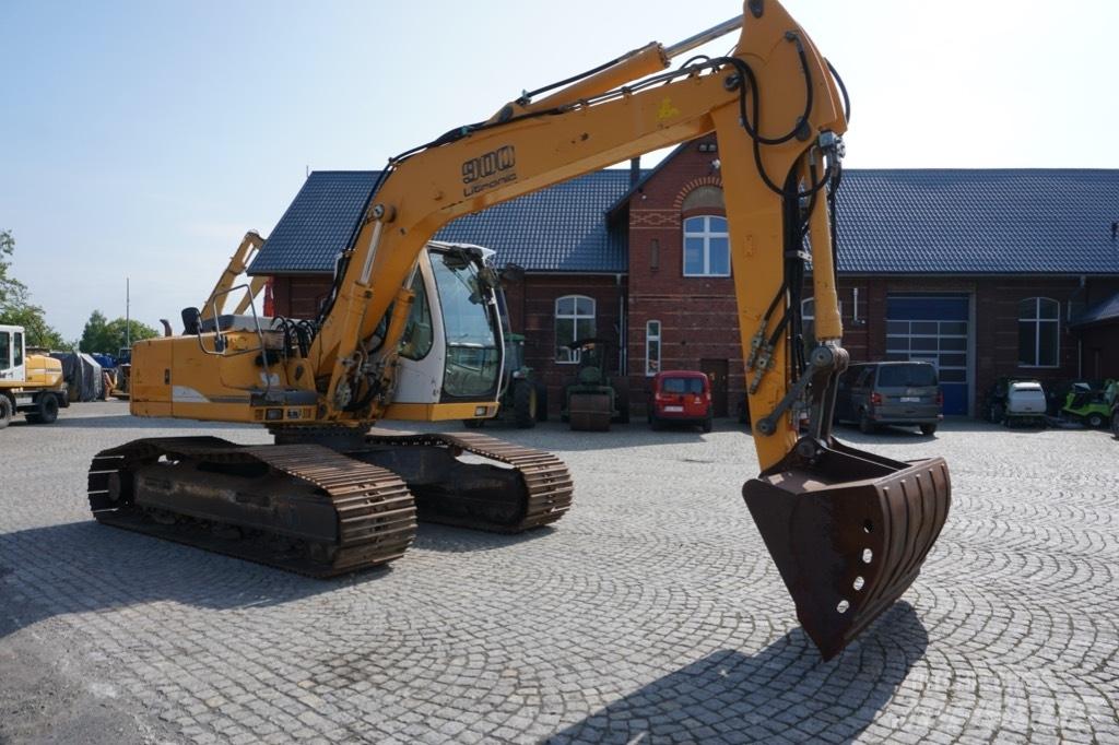 Liebherr R 900 C حفارات زحافة
