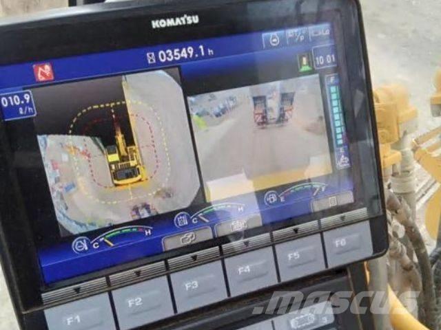 Komatsu PC 360 LC-11 حفارات زحافة