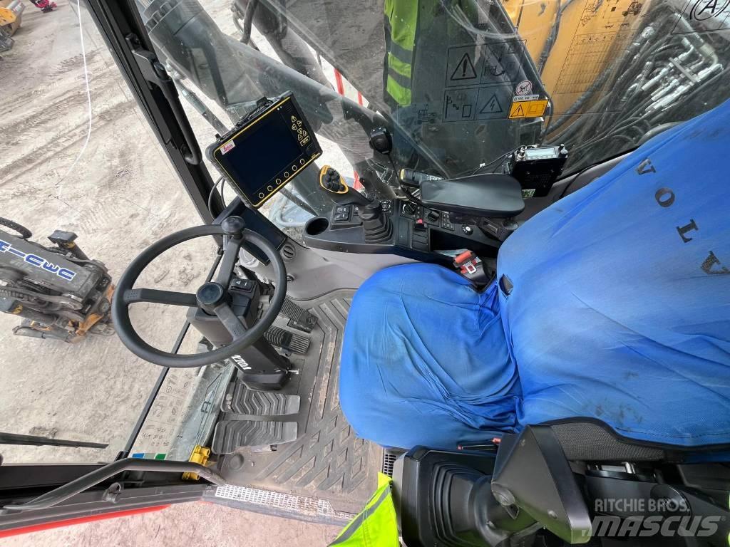 Volvo EWR 170 E حفارات بعجل