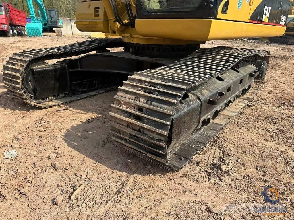 CAT 325CL حفارات زحافة