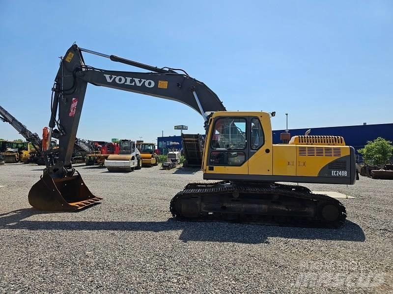 Volvo EC 240 B N LC حفارات زحافة