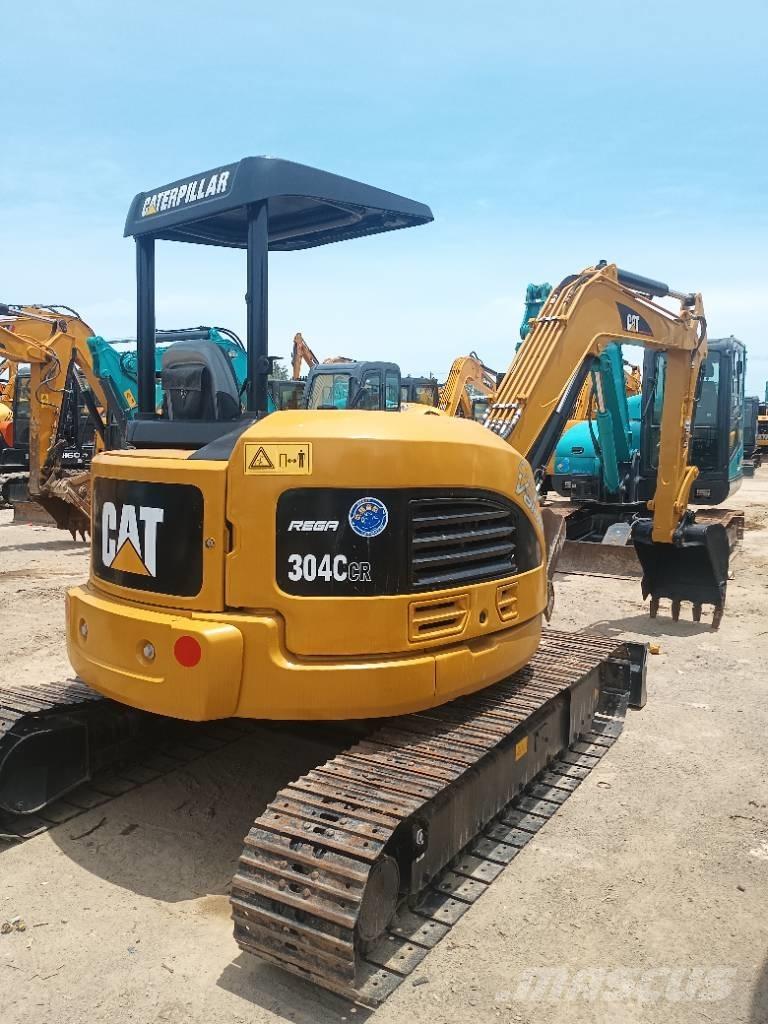 CAT 304 C حفارات زحافة