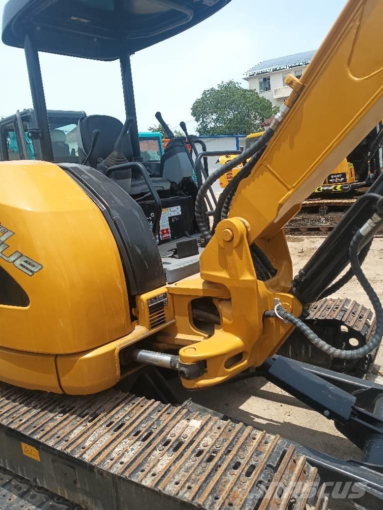 CAT 304 C حفارات زحافة