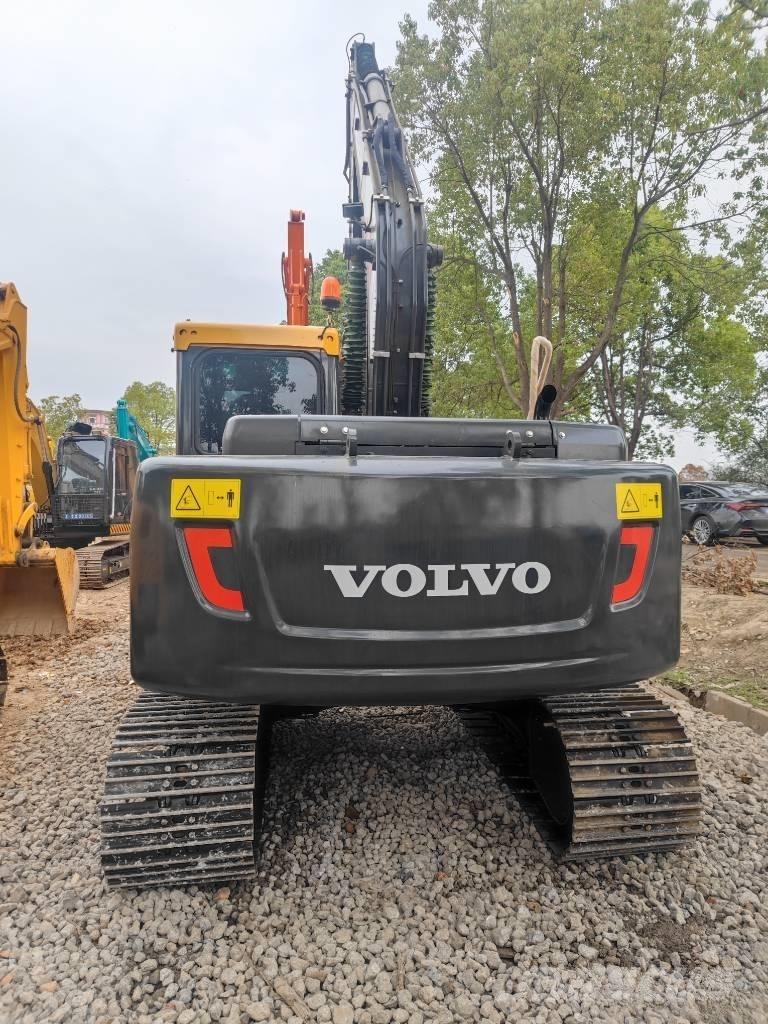 Volvo EC 140 DL حفارات زحافة