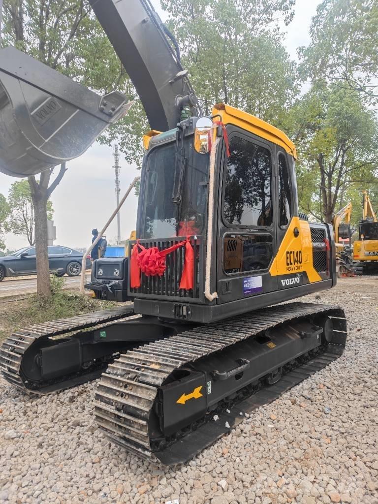 Volvo EC 140 DL حفارات زحافة
