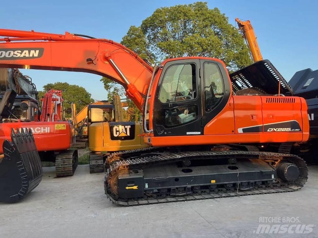 Doosan DX225LC-9C حفارات زحافة