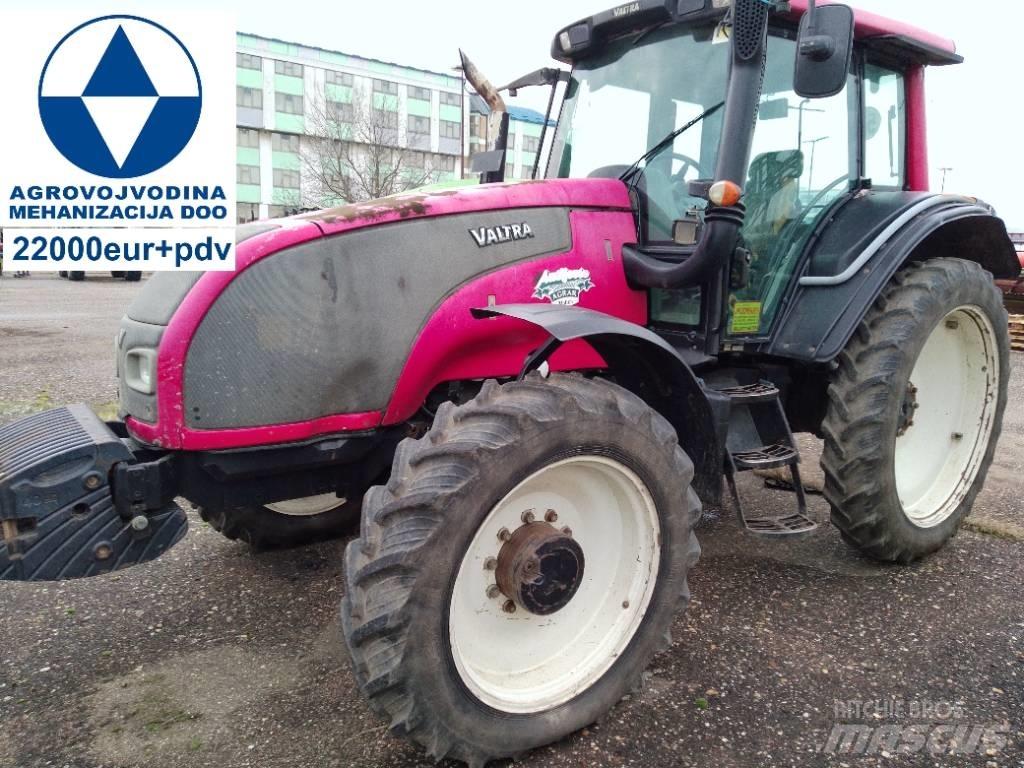 Valtra T 151 E الجرارات
