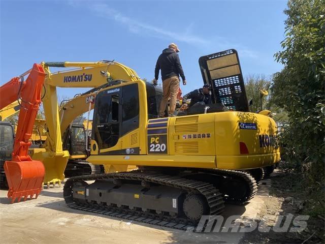 Komatsu PC 220-8 حفارات زحافة