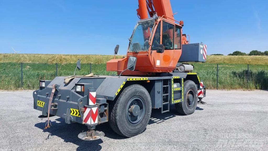 Terex RC30 رافعات الطرق الوعرة