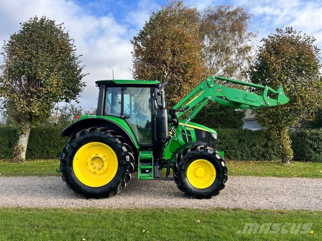 John Deere 6120 M الجرارات
