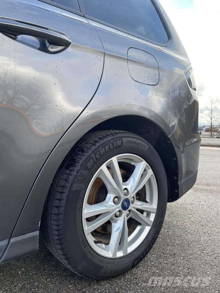 Ford Galaxy سيارات