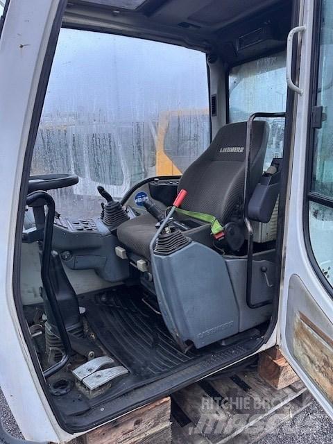 Liebherr A 314 CAB كابينة والداخلية