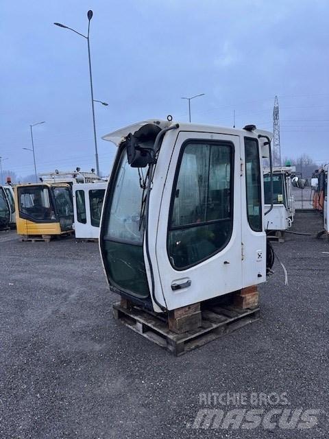 Liebherr A 314 CAB كابينة والداخلية