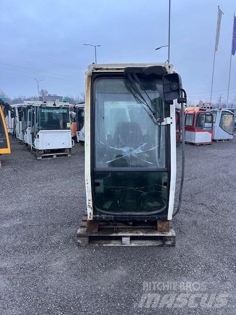 Liebherr A 314 CAB كابينة والداخلية