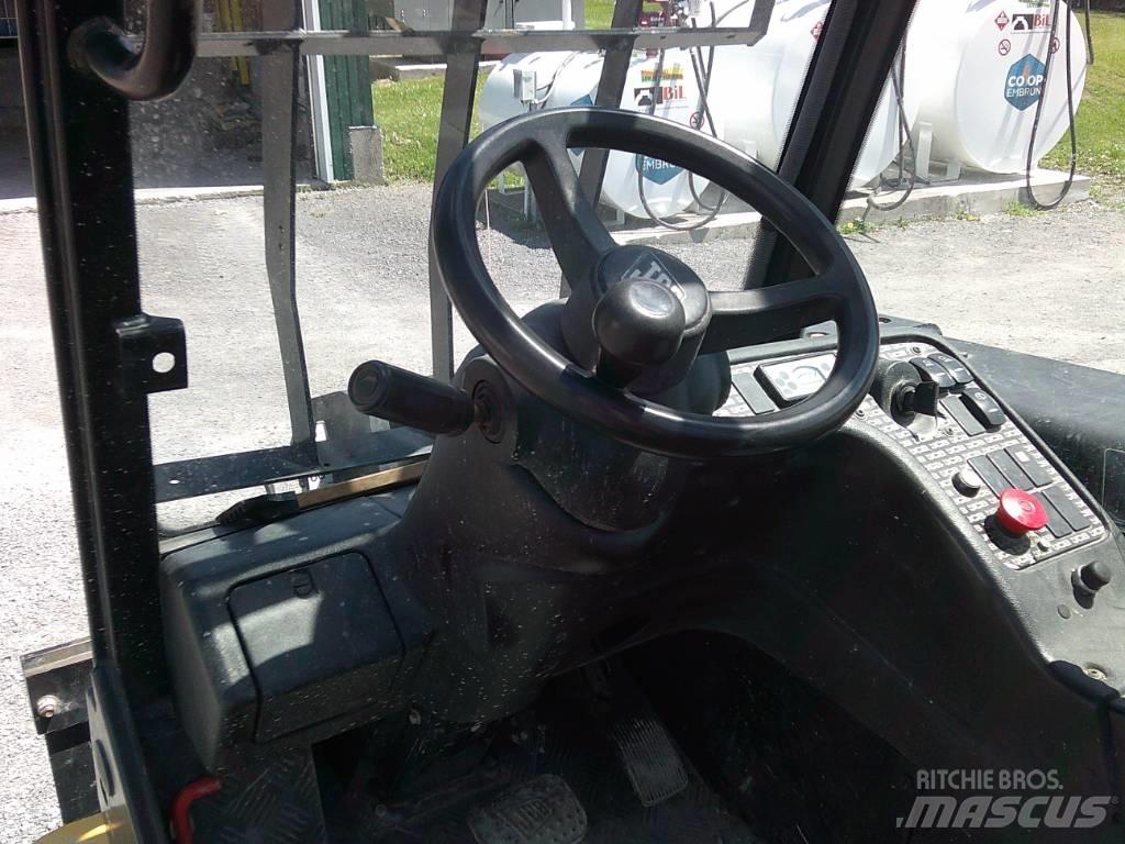 JCB 35 D شاحنات الطرق الوعرة