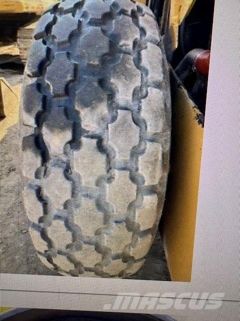 Bomag BW 211 D مداحل ثنائية الاسطوانة