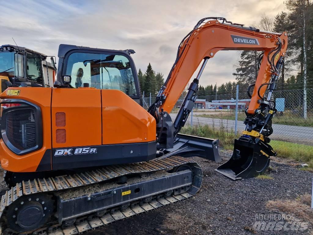 Develon DX 85 R-7 حفارات وسط 7 طن - 12 طن
