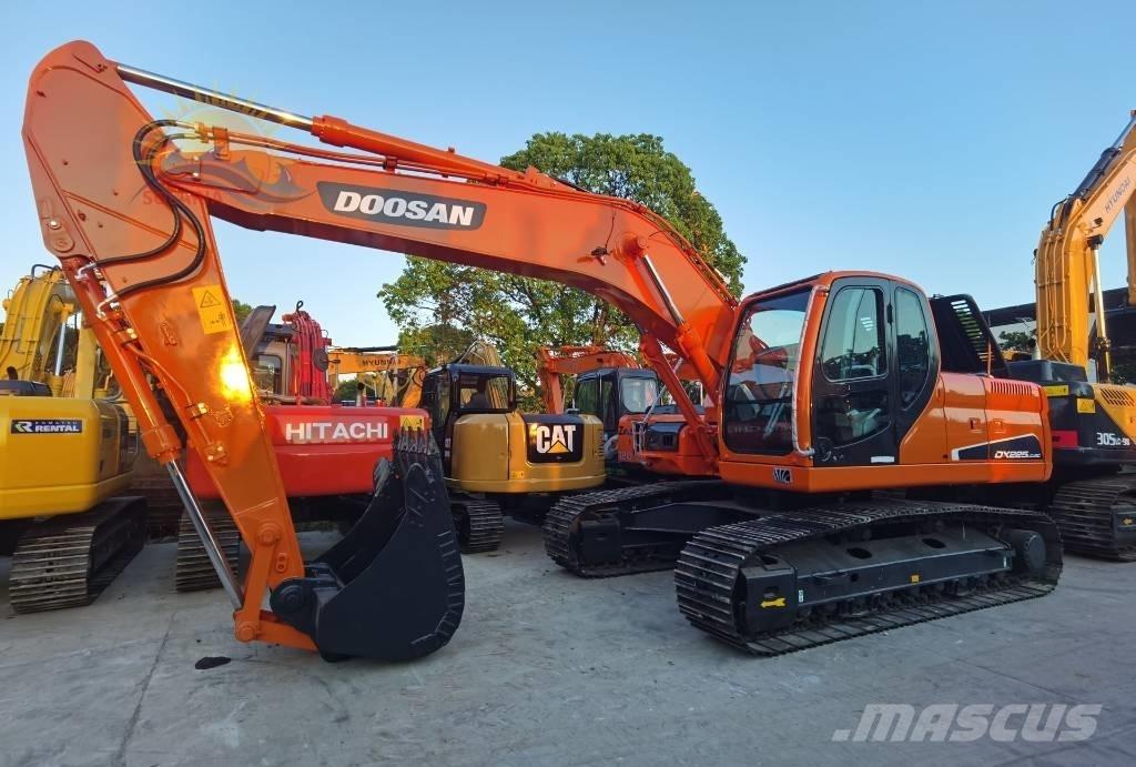 Doosan DX 225 LC حفارات زحافة